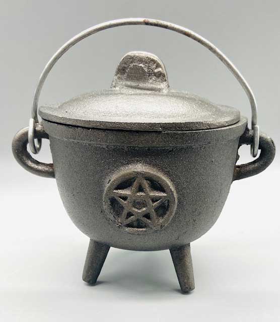 5" Cast iron cauldron w/ lid Pentagram