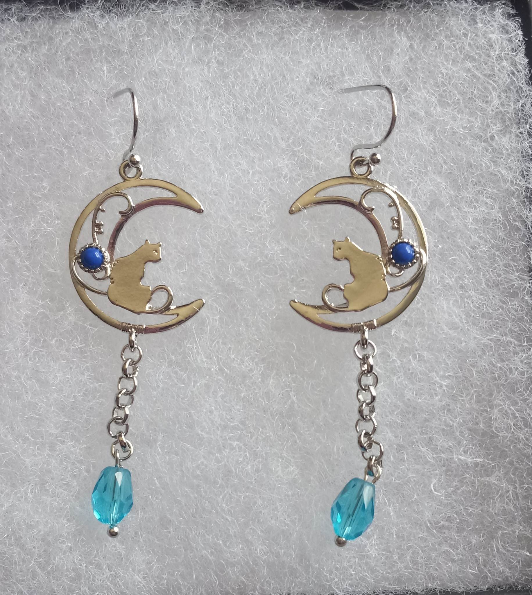 Cat and moon Dangle earrings - Click Image to Close