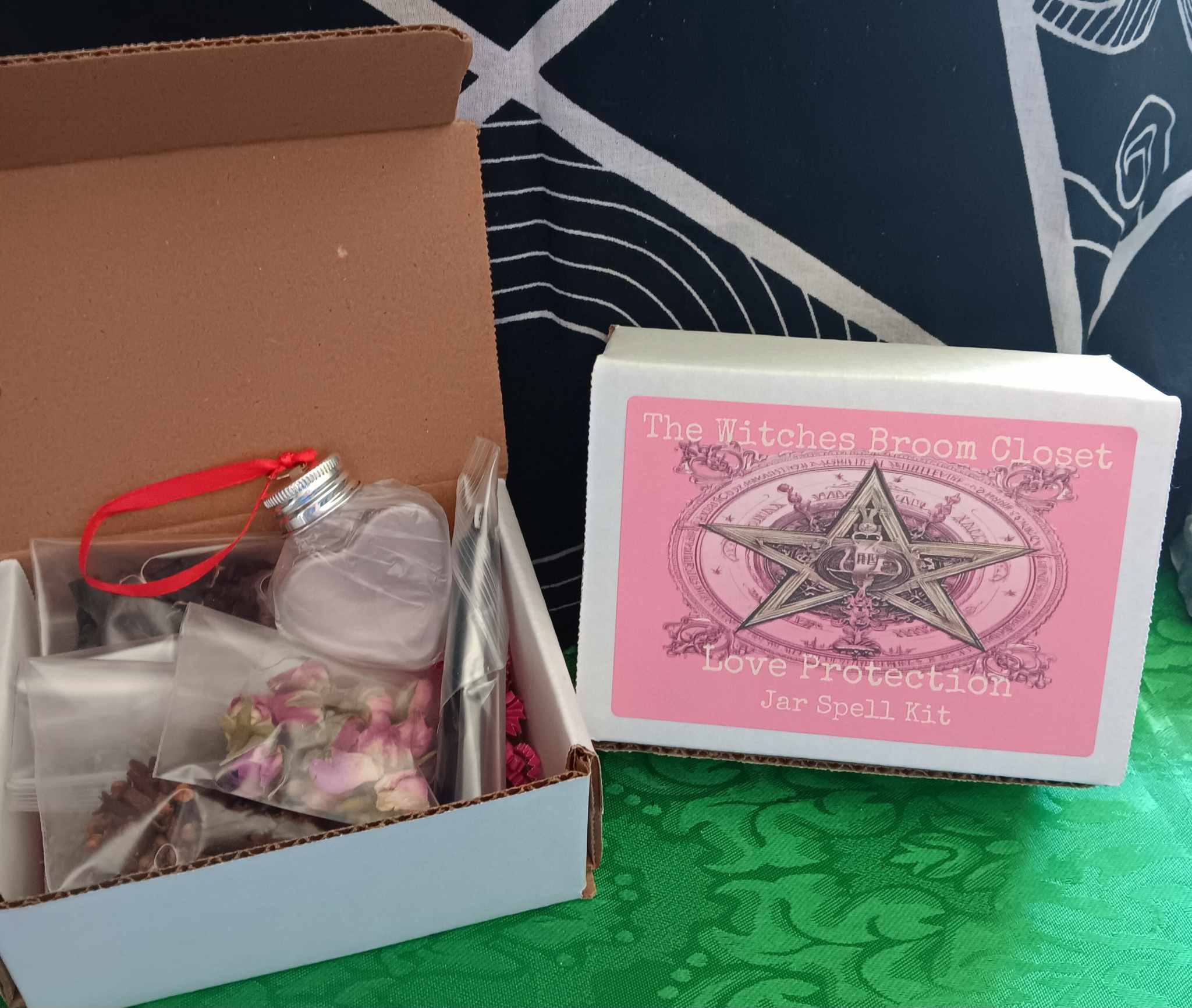 Love Spell Protection Jar Kit - Click Image to Close