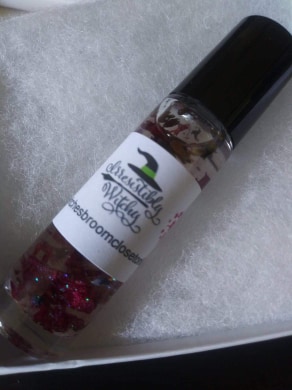 Irresistibly Witchy 10 ml roller bottle (female Scent)