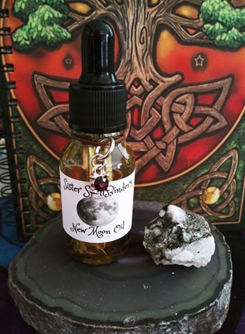 Sister SpellBinders New Moon Magick Oil 15ml bottle - Click Image to Close
